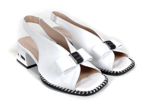 бели дамски сандали Lucia Forte от естествена кожа с панделка и геометричен ток