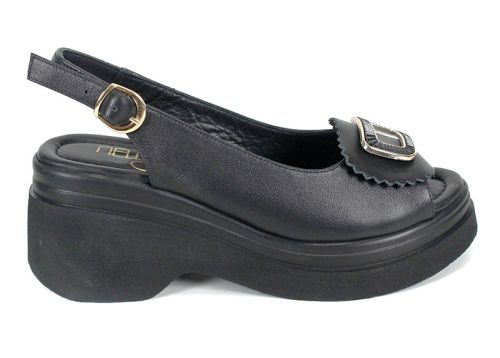 Дамски сандали Velura Alto от черна естествена кожа с платформа и ефектен аксесоар