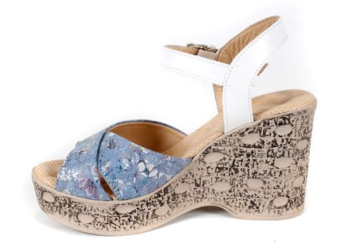 Дамски сандали Flora Rise – син флорален принт, бяла кожа и висока платформа