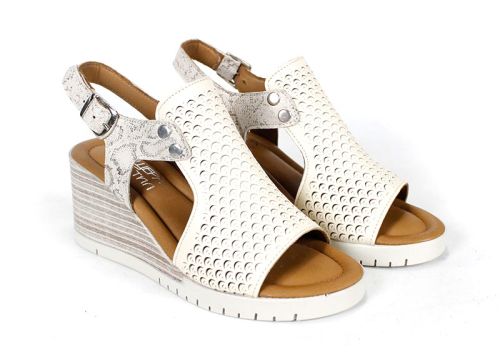Дамски сандали Luna Clara от естествена кожа – бежови с принт и перфорация, на платформа