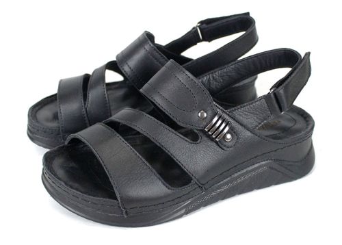 Astra Nero – дамски сандали от черна естествена кожа с ниска платформа, кожен хастар и стелка, удобен модел с велкро закопчаване