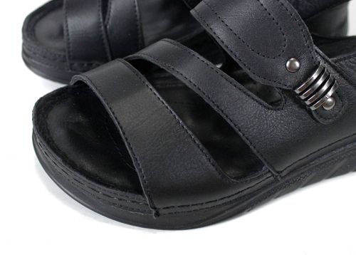 Astra Nero – дамски сандали от черна естествена кожа с ниска платформа, кожен хастар и стелка, удобен модел с велкро закопчаване