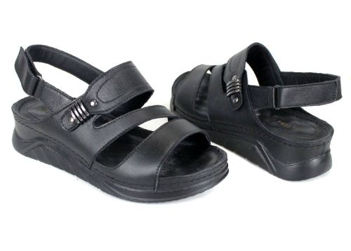 Astra Nero – дамски сандали от черна естествена кожа с ниска платформа, кожен хастар и стелка, удобен модел с велкро закопчаване