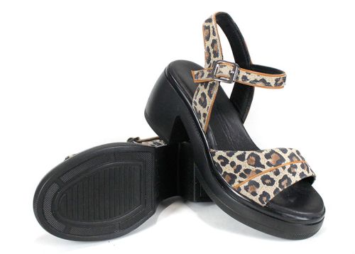 дамски сандали от естествена кожа с леопардов принт Brilla Notte – ниска платформа и регулируеми каишки