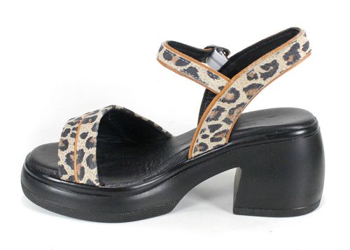 дамски сандали от естествена кожа с леопардов принт Brilla Notte – ниска платформа и регулируеми каишки