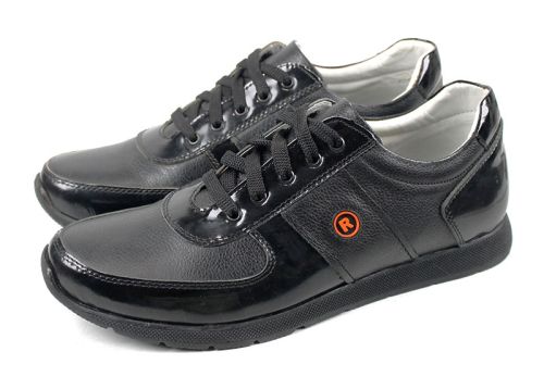 Преоценени мъжки обувки от естествена кожа и лак в черно - Модел 620