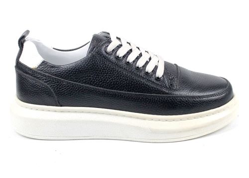 Мъжки, спортни обувки от естествена кожа в черно - Модел Роки - преоценени