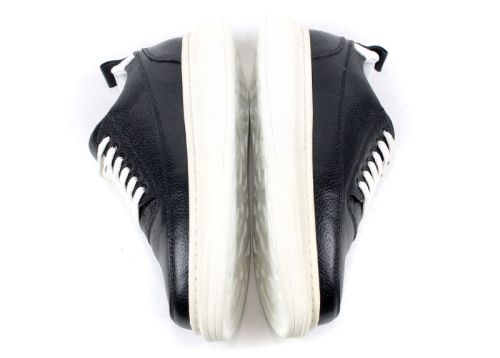 Мъжки, спортни обувки от естествена кожа в черно - Модел Роки - преоценени