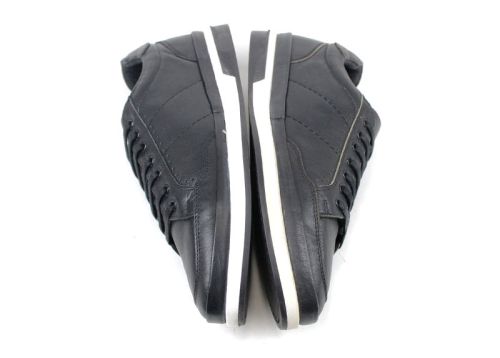 Мъжки спортни обувки с връзки в черно - Модел Франц - преоценени