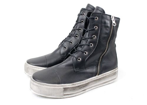 Дамски боти от естествена кожа в черно - модел Ками.