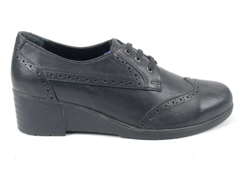 Дамски обувки в черно - Модел Лина.