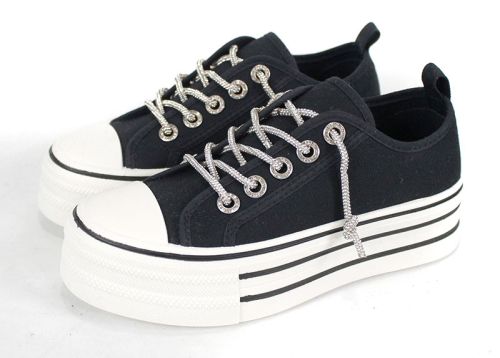 дамски черни кецове на висока бяла платформа