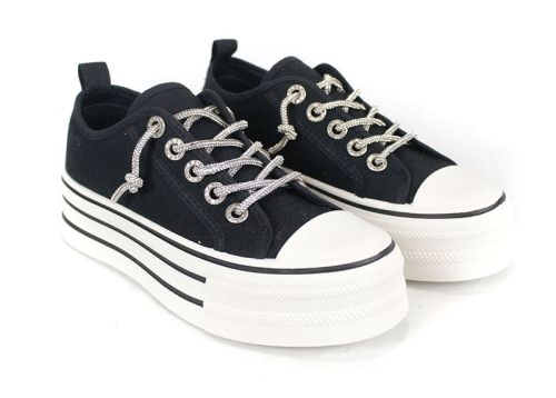 дамски черни кецове на висока бяла платформа