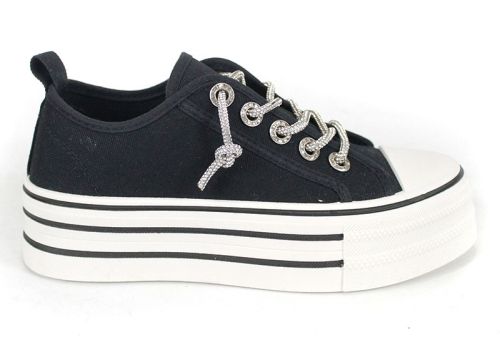 дамски черни кецове на висока бяла платформа