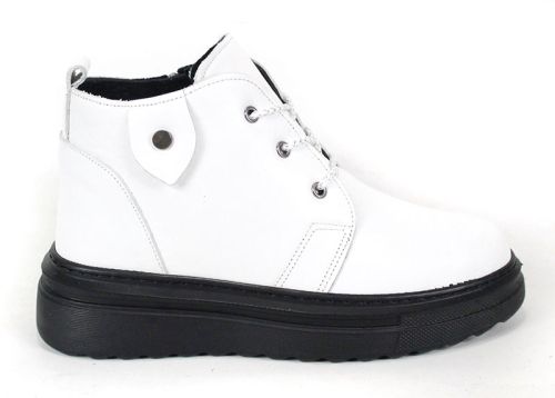 Дамски зимни кларкове Winter Glossy Clarks от бяла кожа с черно ходило