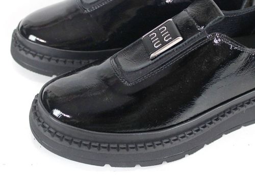 дамски ежедневни обувки от естествен лак в черно с ластик – Eleganza Notte