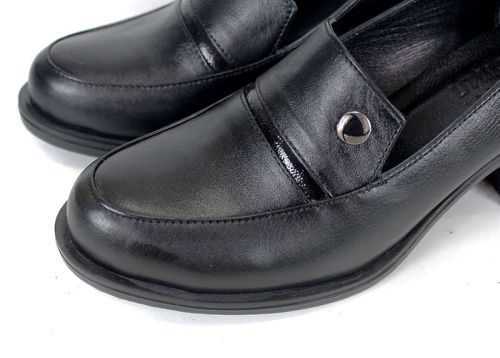 дамски обувки на ток от естествена кожа с лак детайл – Eleganza Classica