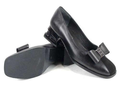 Дамски официални обувки Eleganza Viva Black Edition от естествена кожа и велур с панделка и нисък ефектен ток.