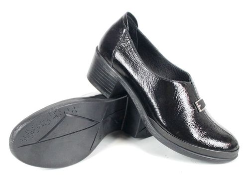 Дамски ежедневни обувки Lusso Forte от естествен лак в черно със средно висок ток