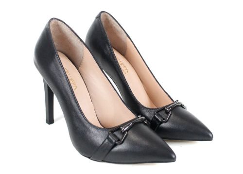 Дамски обувки Nera от естествена кожа, черен цвят, с висок ток и декоративен акцент