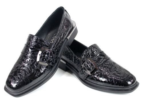 ДамскДамски обувки Veora от черен мачкан лак с метална катарамаи обувки Veyora от черен мачкан лак с метална катарама