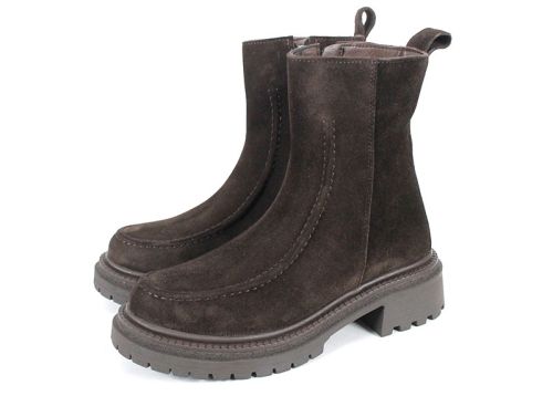 Дамски боти Luce Velluto от естествен велур в тъмнокафяв цвят с плюшен хастар и стабилно ходило с грайфер – стил и комфорт за зимата.