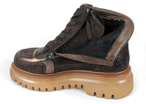 Дамски спортни боти Bronza Forte от естествена кожа и велур в кафява гама, с меден блясък, змийски принт и високо ходило.