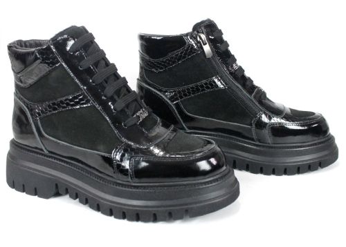 Дамски спортни боти Bronza Nero от естествен велур и лак в черен цвят със змийска щампа, високо ходило и топъл хастар.