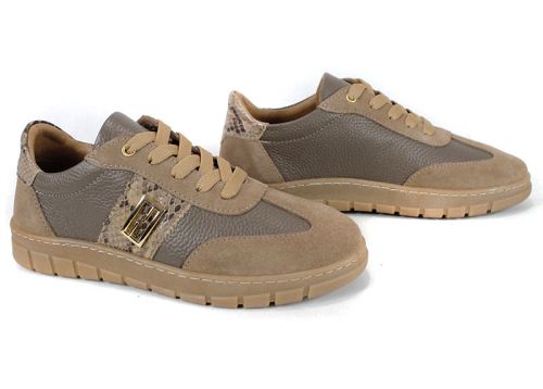 Дамски ретро сникърси Luce Antica от естествена кожа и велур, визон нюанс, със змийски детайл, шито каучуково ходило и хастар от естествена кожа.