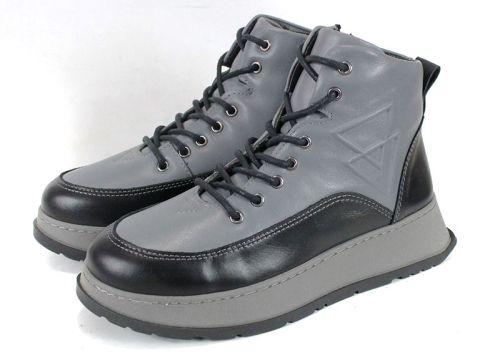 Дамски спортни боти Linea Nova от естествена кожа, комбинация от сиво и черно, с високо ходило и цип за удобно обуване.