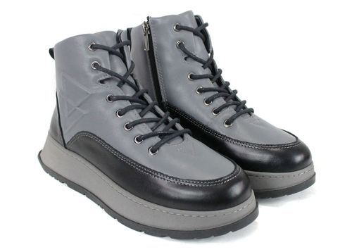 Дамски спортни боти Linea Nova от естествена кожа, комбинация от сиво и черно, с високо ходило и цип за удобно обуване.