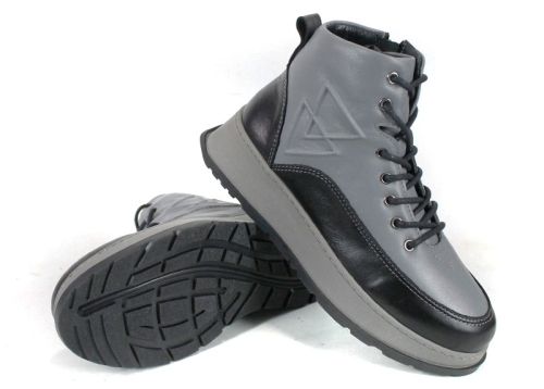 Дамски спортни боти Linea Nova от естествена кожа, комбинация от сиво и черно, с високо ходило и цип за удобно обуване.