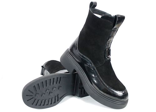 дамски боти Velura Nera от естествен велур и лак в черно с ластик отпред, страничен цип и олекотено ходило