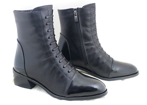 дамски елегантни боти Nera Alta от естествена кожа с черен лак и стабилен ток