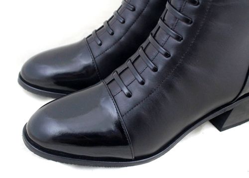 дамски елегантни боти Nera Alta от естествена кожа с черен лак и стабилен ток