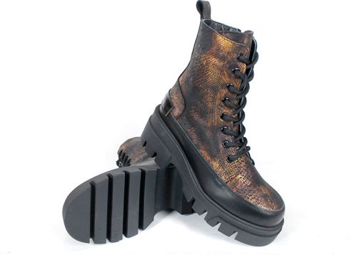 дамски боти Luna Forte от естествена кожа със змийски принт и масивно грайферно ходило