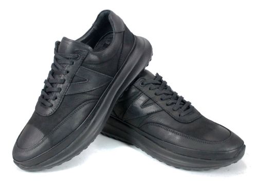 Мъжки ежедневни обувки Делато от естествен набук и кожа в черно, със стелка и хастар от естествена кожа.