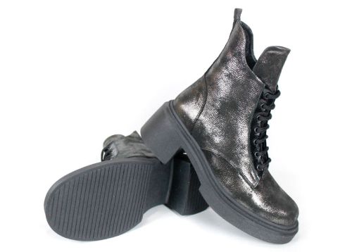 дамски боти Argenta Luna от естествена кожа с черно-сребрист металически ефект, с връзки и цип, ток и зимно ходило