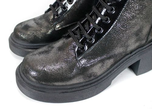 дамски боти Argenta Luna от естествена кожа с черно-сребрист металически ефект, с връзки и цип, ток и зимно ходило