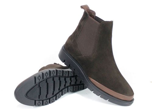 дамски челси боти Lumea от естествен тъмно кафяв велур с еластични ленти и олекотено ниско ходило