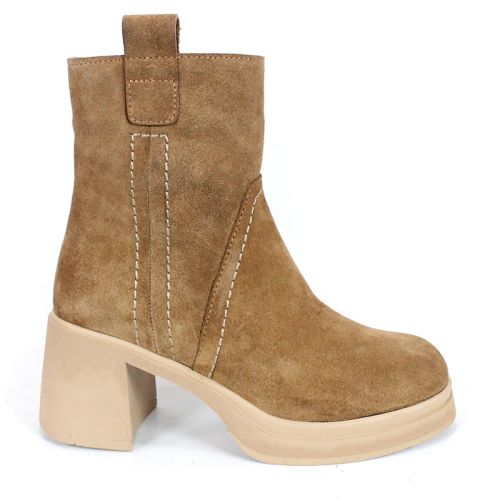 дамски боти Tierra Viva от естествен велур в цвят тютюн с висок ток, платформа и топъл плюшен хастар