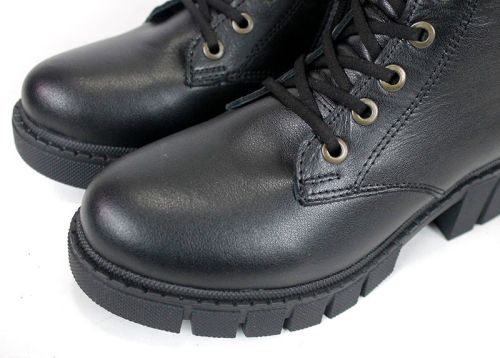 Дамски кубинки от естествена кожа – черни, с ток