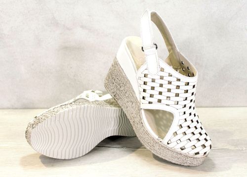 Дамски сандали от естествена кожа на платформа в бяло - модел Флоренция