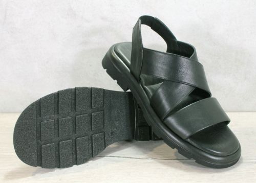 Дамски ниски сандали от естествена кожа в черно - модел Кейт