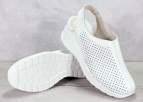 Дамски сандали от естествена кожа затворени отпред в бяло - модел Афродита