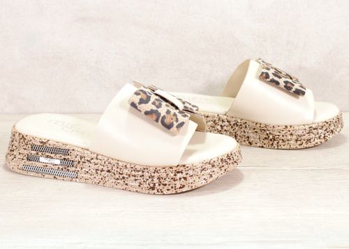 Дамски чехли от естествена кожа в бежово с леопардов принт - Модел Лина