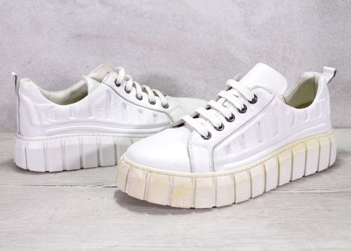 Дамски, ежедневни обувки от естествена кожа в бяло - Модел Брена.