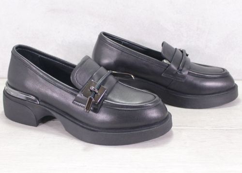 Дамски лоуфъри от естествена кожа в черно - модел Classic Edge Loafer