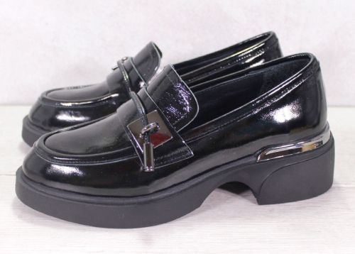 Дамски лоуфъри от естествен лак в черно - модел Classic Edge Loafer