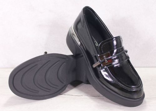 Дамски лоуфъри от естествен лак в черно - модел Classic Edge Loafer